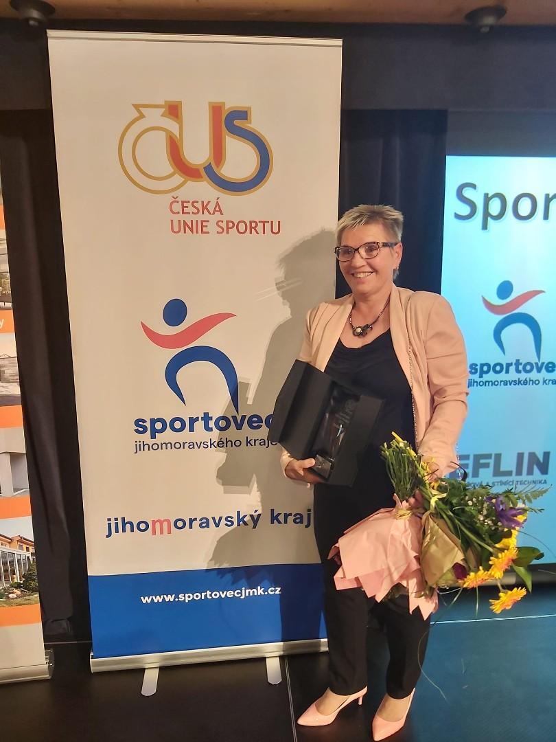 Naše paní učitelka je okresním Sportovcem roku 2021